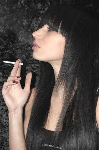 девушка с сигаретой девушка   сигарета  дым